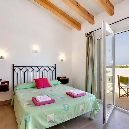 Gris 4 Bedroom Villa, Cala'n Forcat 빌라 칼라엔블레인즈