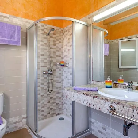 Gris 4 Bedroom Villa, Cala'n Forcat