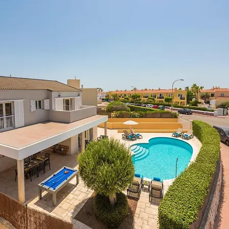 Gris 4 Bedroom Villa, Cala'n Forcat Villa