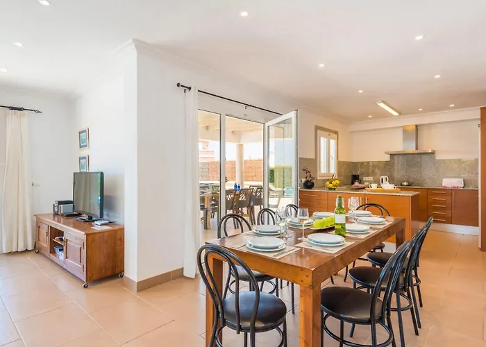 Gris 4 Bedroom Villa, Cala'n Forcat