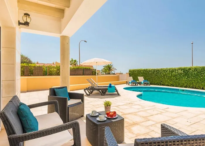 Gris 4 Bedroom Villa, Cala'n Forcat