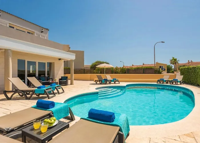 Gris 4 Bedroom Villa, Cala'n Forcat