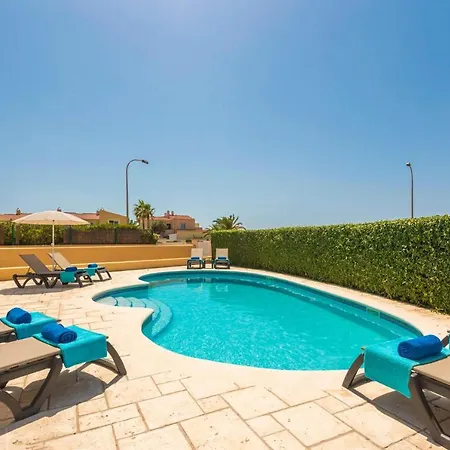 Gris 4 Bedroom Villa, Cala'n Forcat